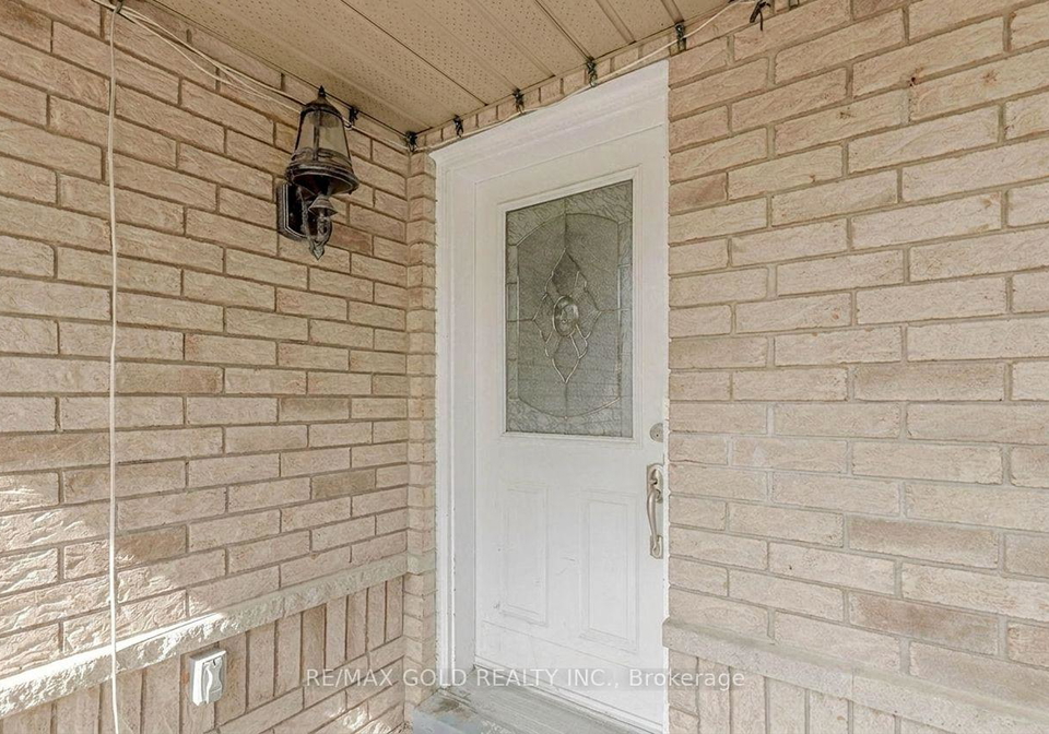 35-ridgefield-court-brampton-ontario-w13093312