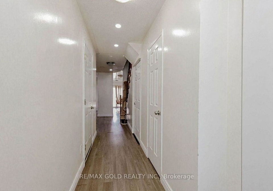 35-ridgefield-court-brampton-ontario-w13093312