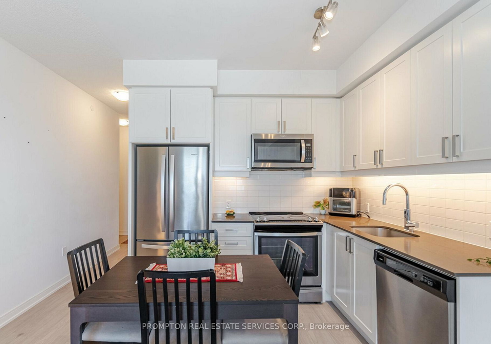 8-nahani-way-mississauga-ontario-w13093546