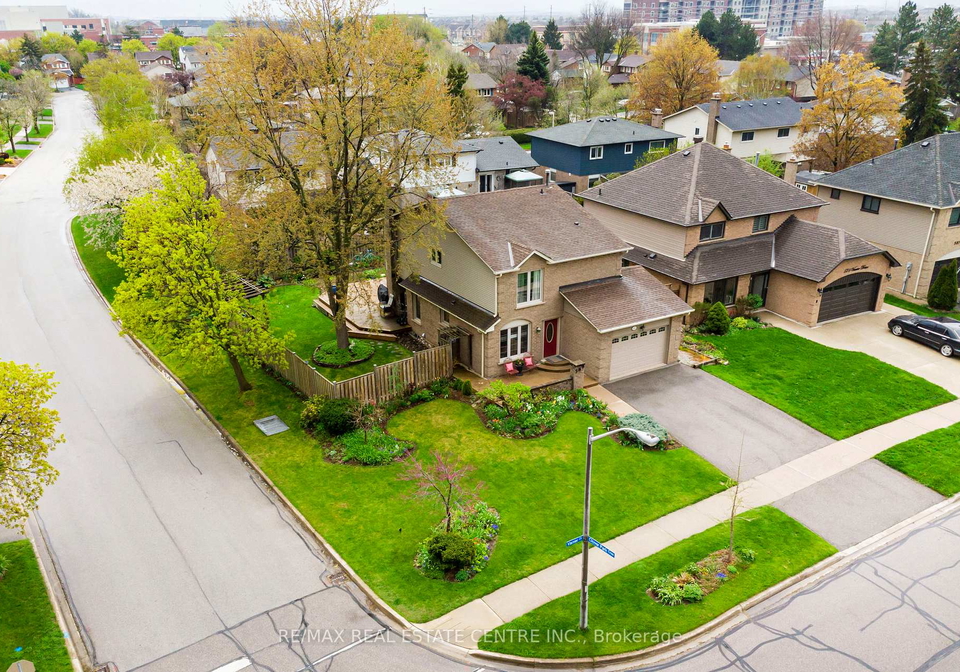 569-vanier-drive-milton-ontario-w13093856