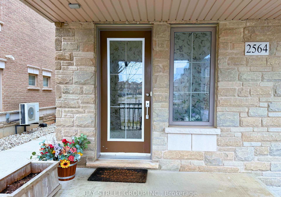 2564-grand-oak-trail-oakville-ontario-w13093894