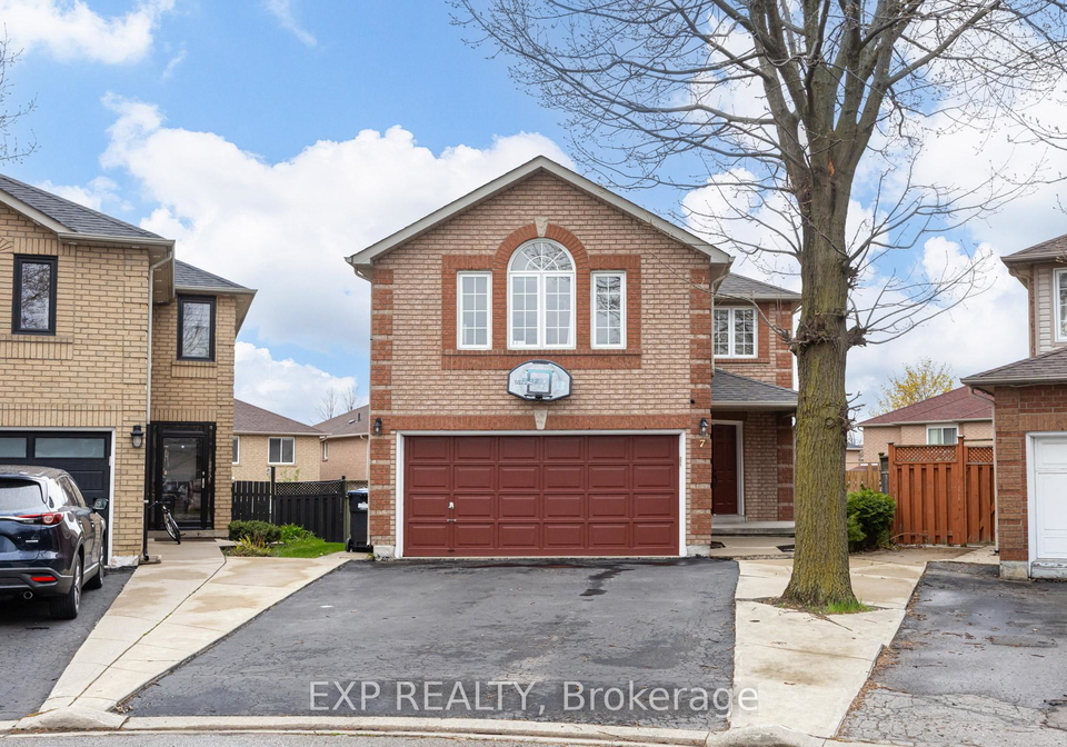 7-flaming-oak-court-brampton-ontario-w13093910