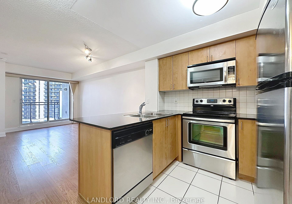 1070-sheppard-avenue-w-york-ontario-w13093996