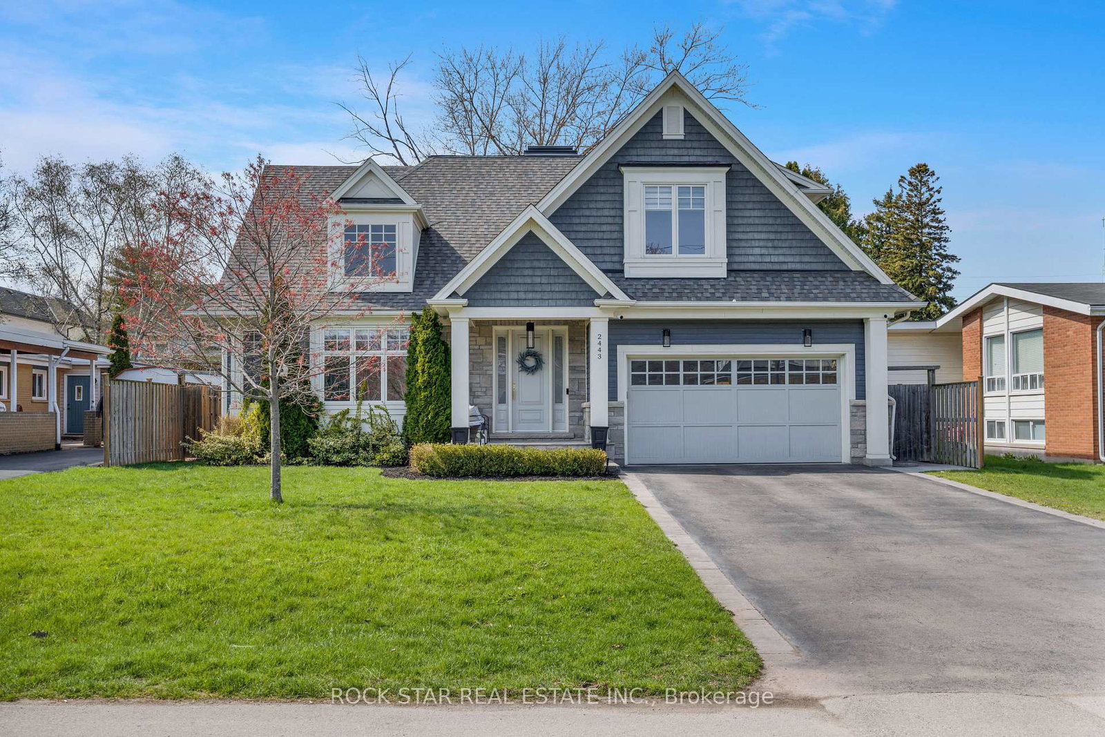 2443-applewood-drive-oakville-ontario-w13094024