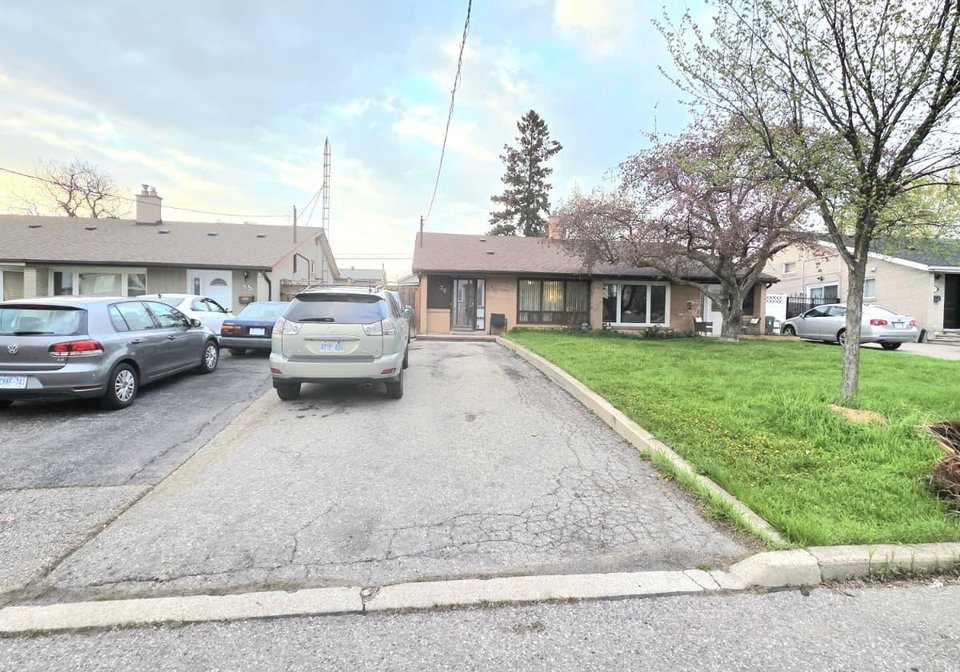 30-dombey-road-york-ontario-w13094144