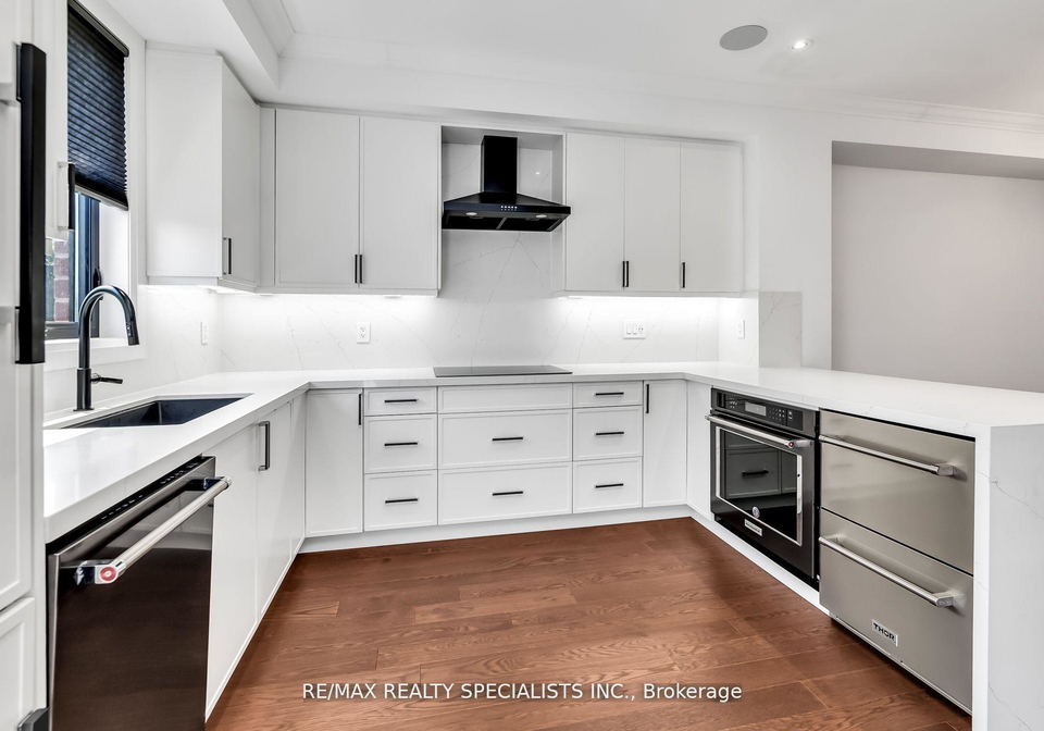 7-streight-lane-etobicoke-ontario-w13094152