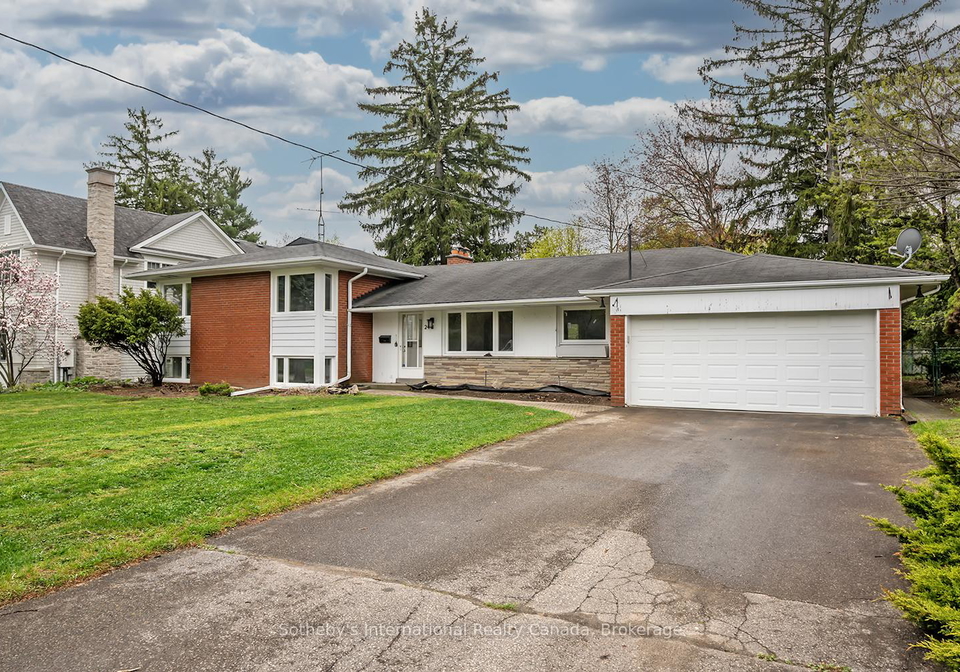 272-pinehurst-drive-oakville-ontario-w13095172