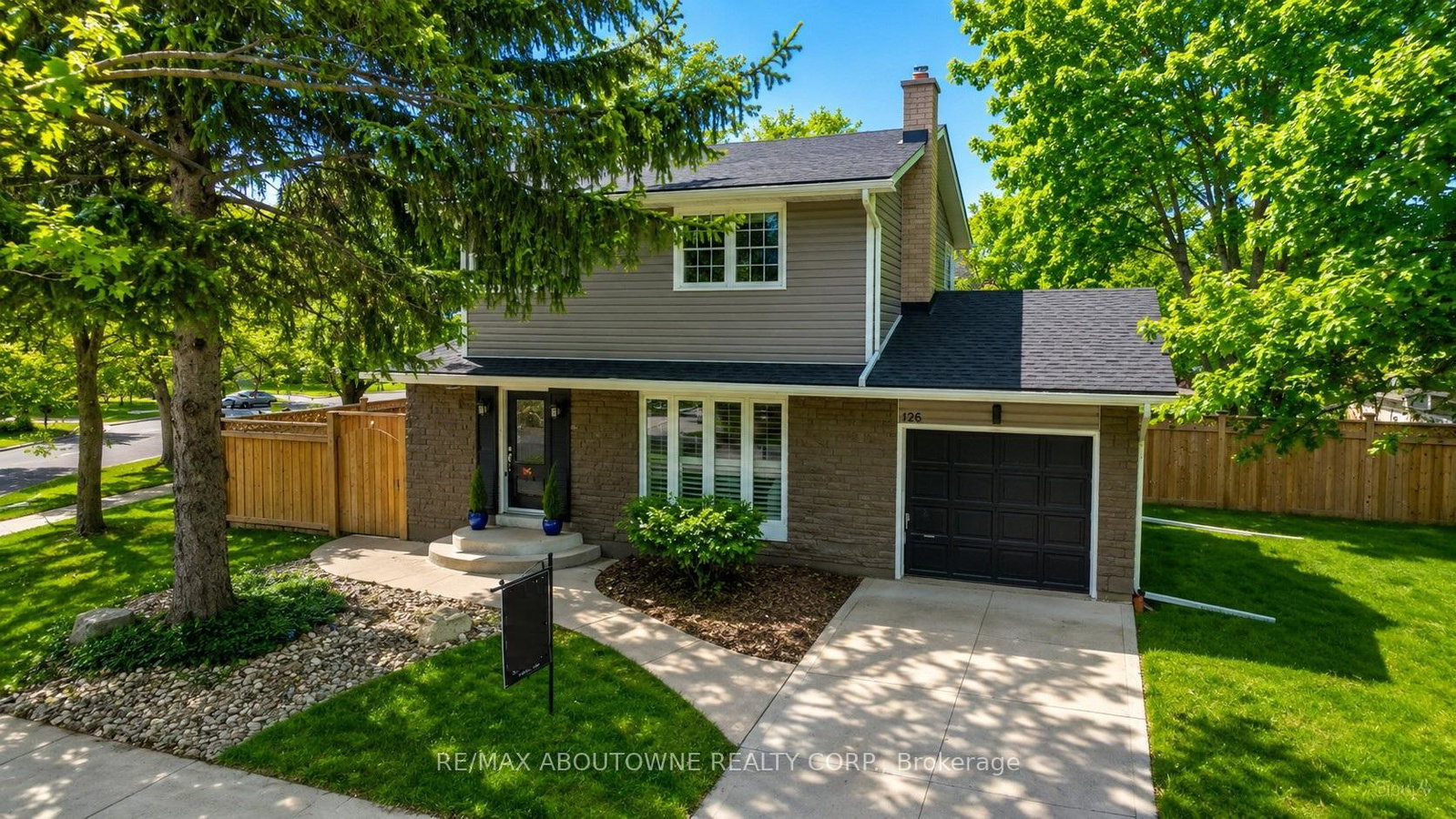 126-otter-crescent-oakville-ontario-w13095318