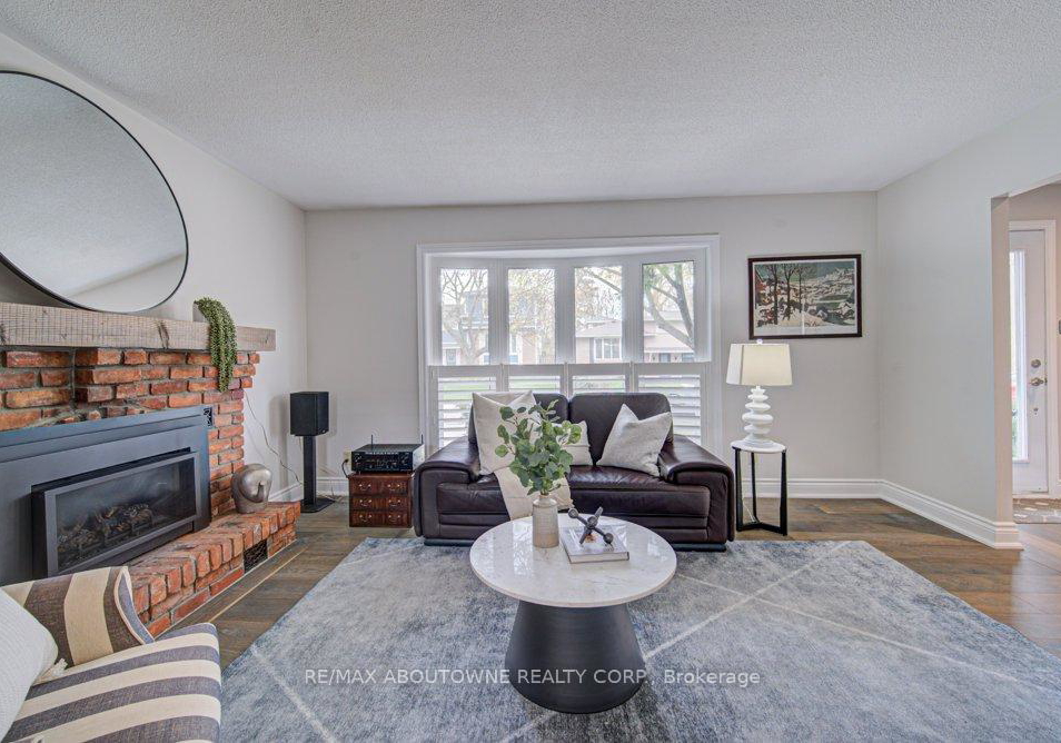 126-otter-crescent-oakville-ontario-w13095318