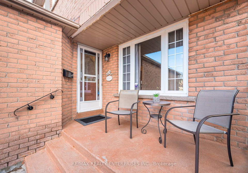 54-niagara-place-brampton-ontario-w13095458