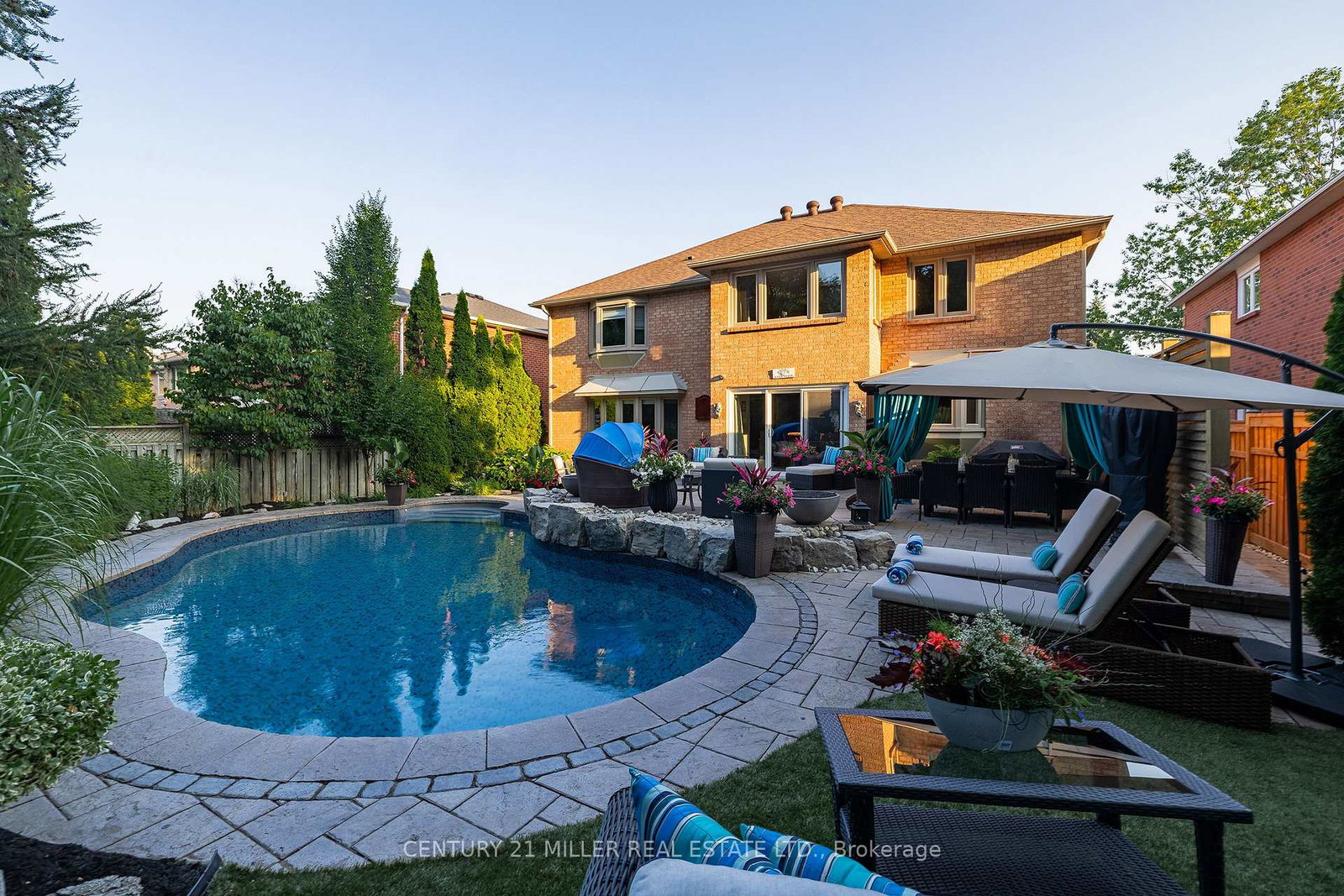 1213-bowman-drive-oakville-ontario-w13095486
