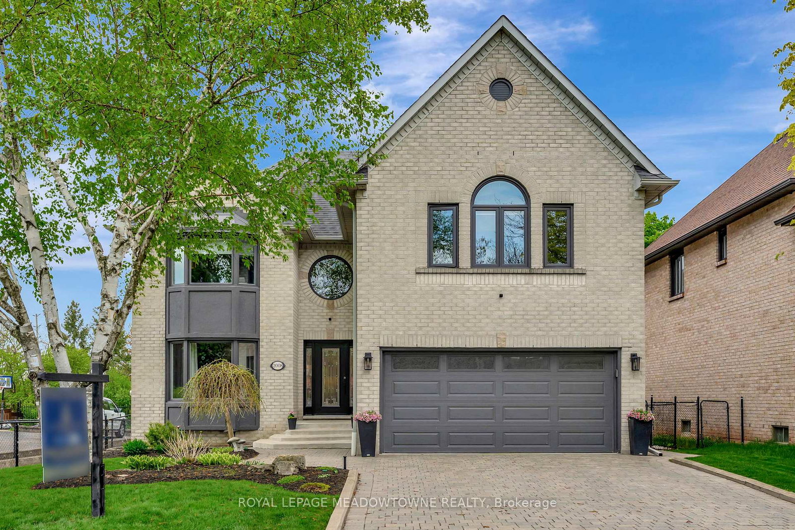 2008-peak-place-oakville-ontario-w13095756