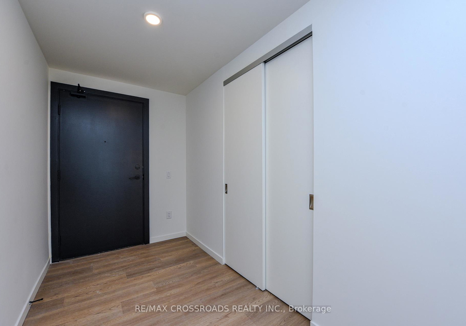 689-the-queensway-drive-etobicoke-ontario-w13096040