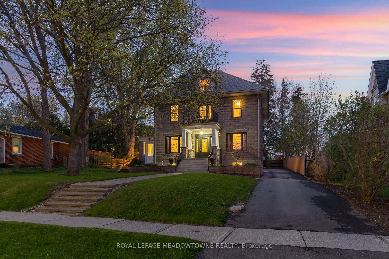 8-queen-street-halton-hills-ontario-w13096092