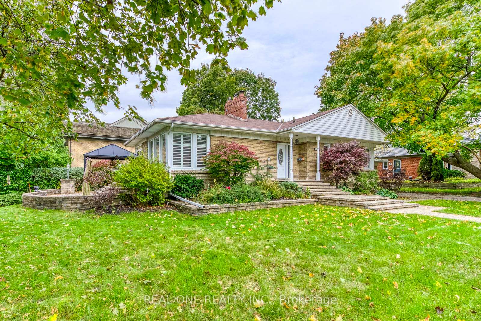 2181-courtland-drive-burlington-ontario-w13096522