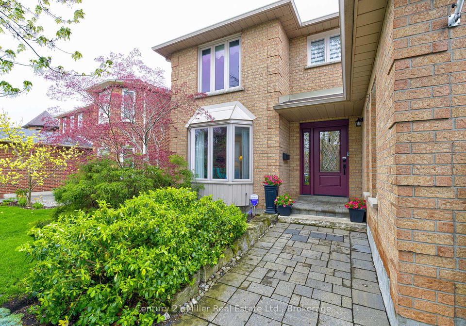 2046-oxford-avenue-oakville-ontario-w13096620