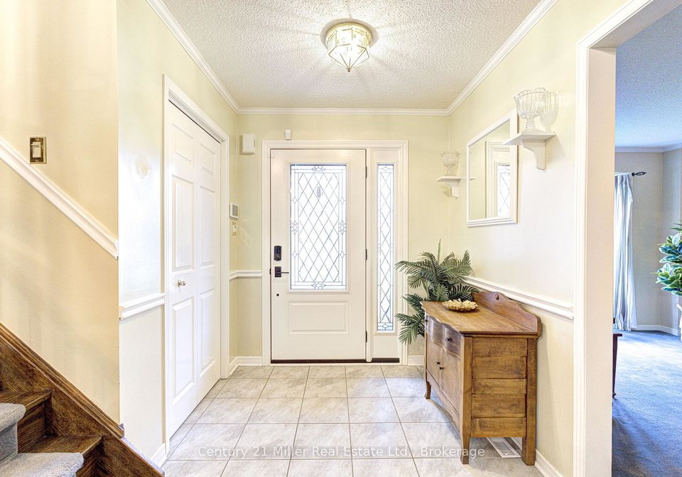 2046-oxford-avenue-oakville-ontario-w13096620