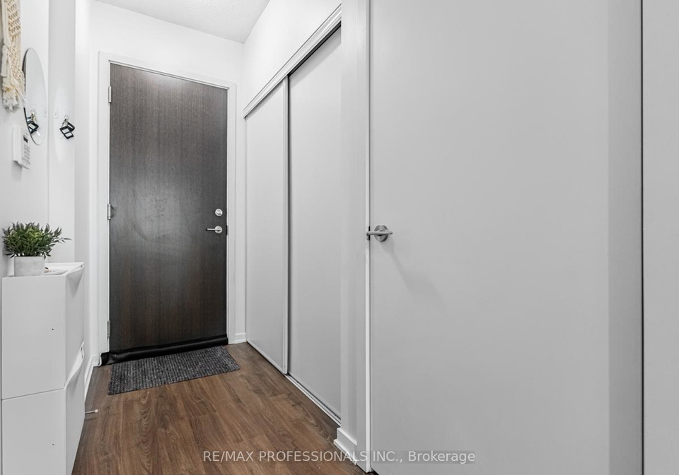 105-the-queensway-toronto-ontario-w13096642