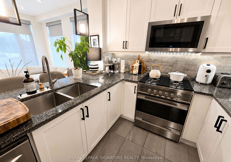 35-applewood-lane-etobicoke-ontario-w13096744