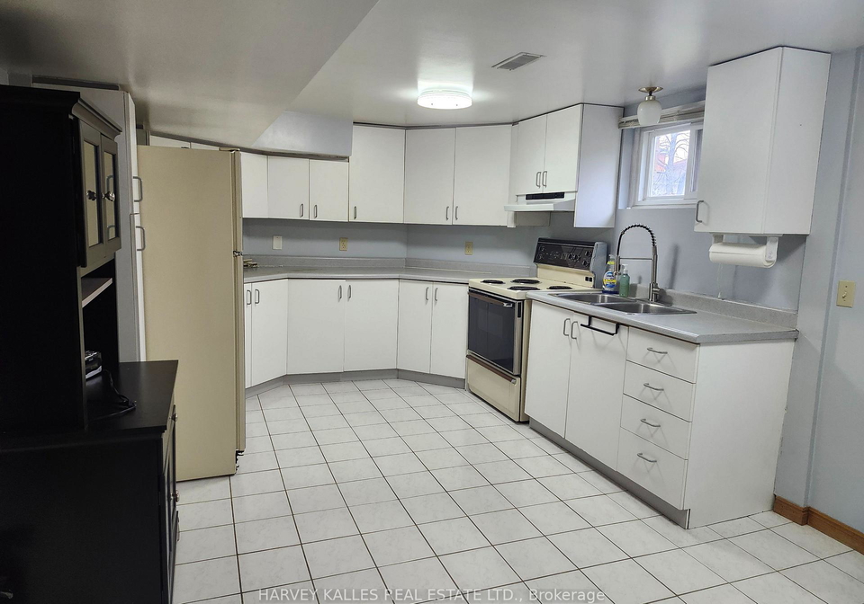 9-scarlett-drive-brampton-ontario-w13096976