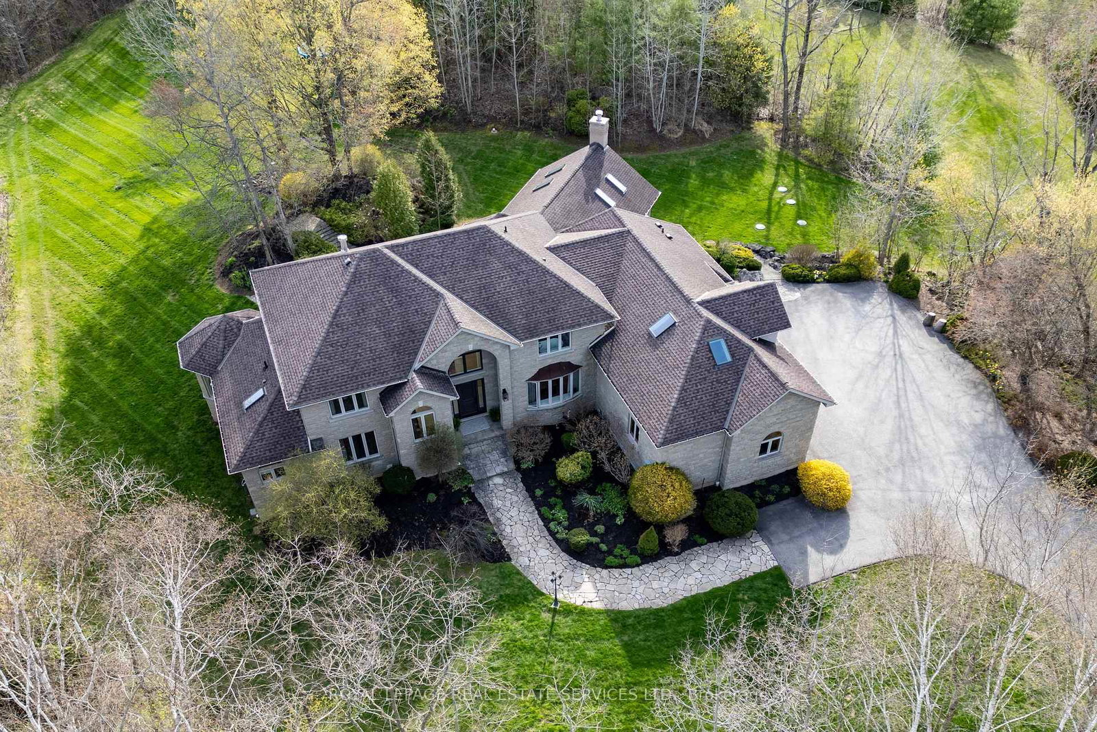 6472-mcniven-court-burlington-ontario-w13097140
