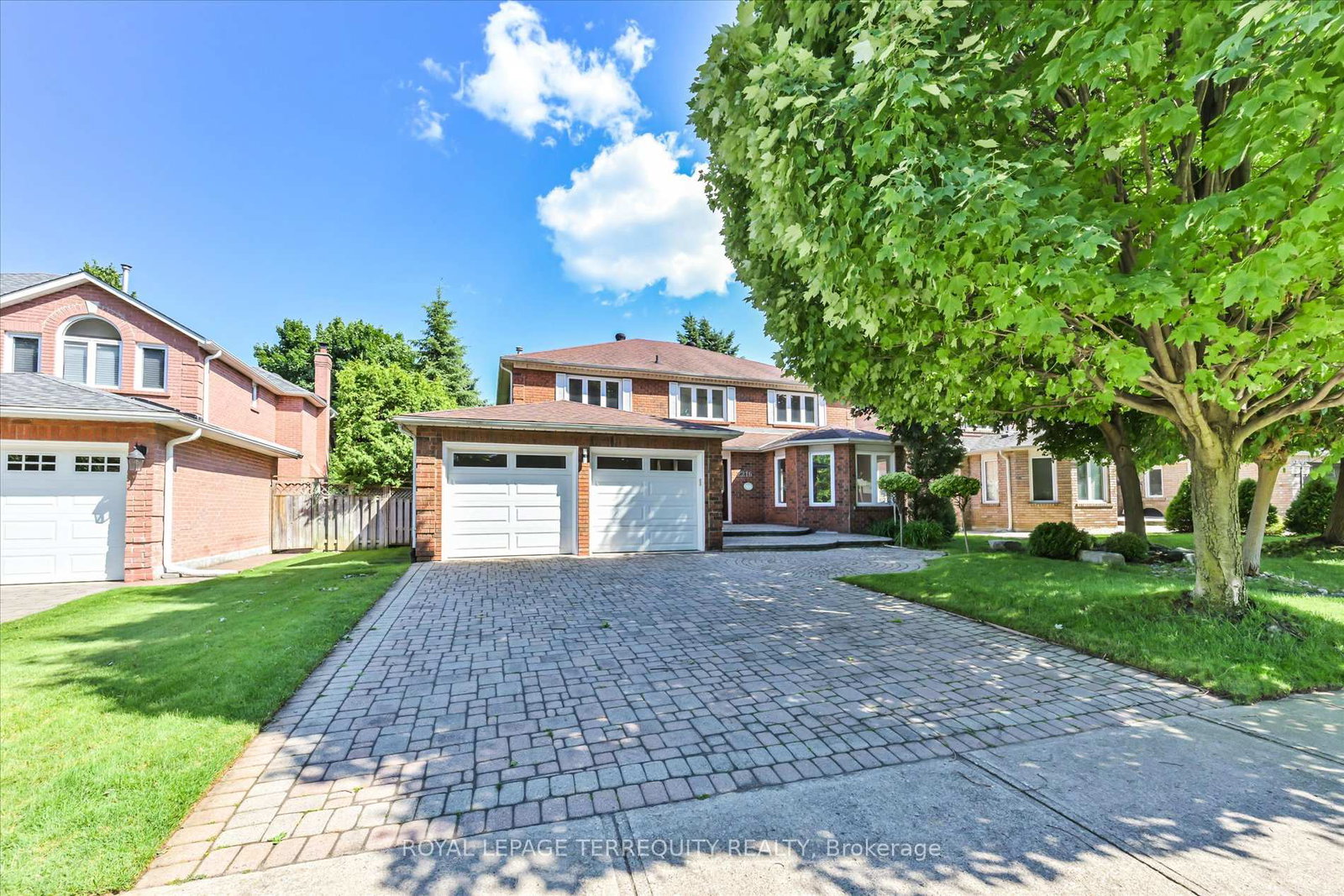 2216-dunvegan-avenue-oakville-ontario-w13097296