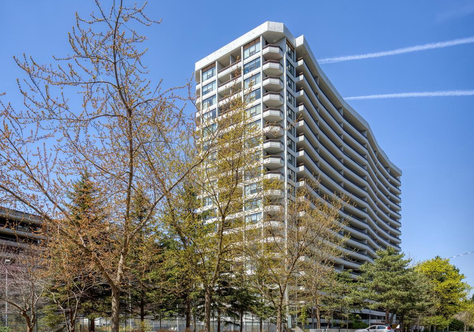 100-quebec-avenue-toronto-ontario-w13097356