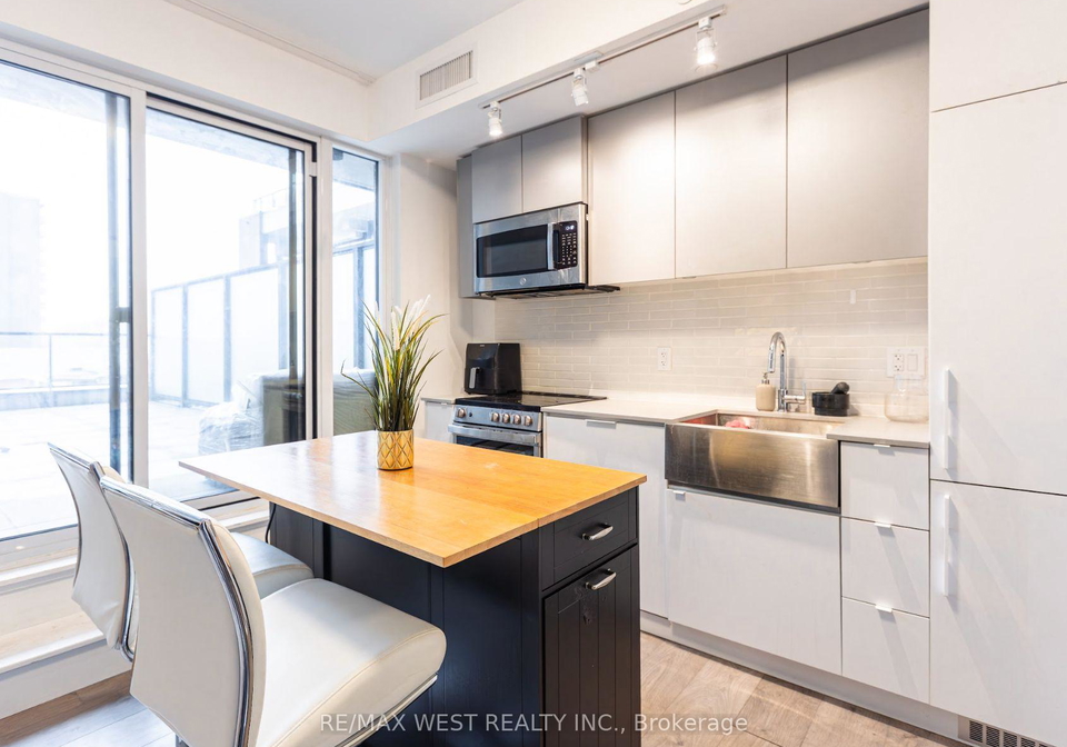 270-dufferin-street-toronto-ontario-w13097434