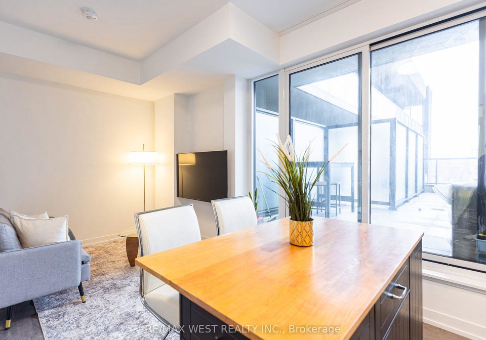 270-dufferin-street-toronto-ontario-w13097434