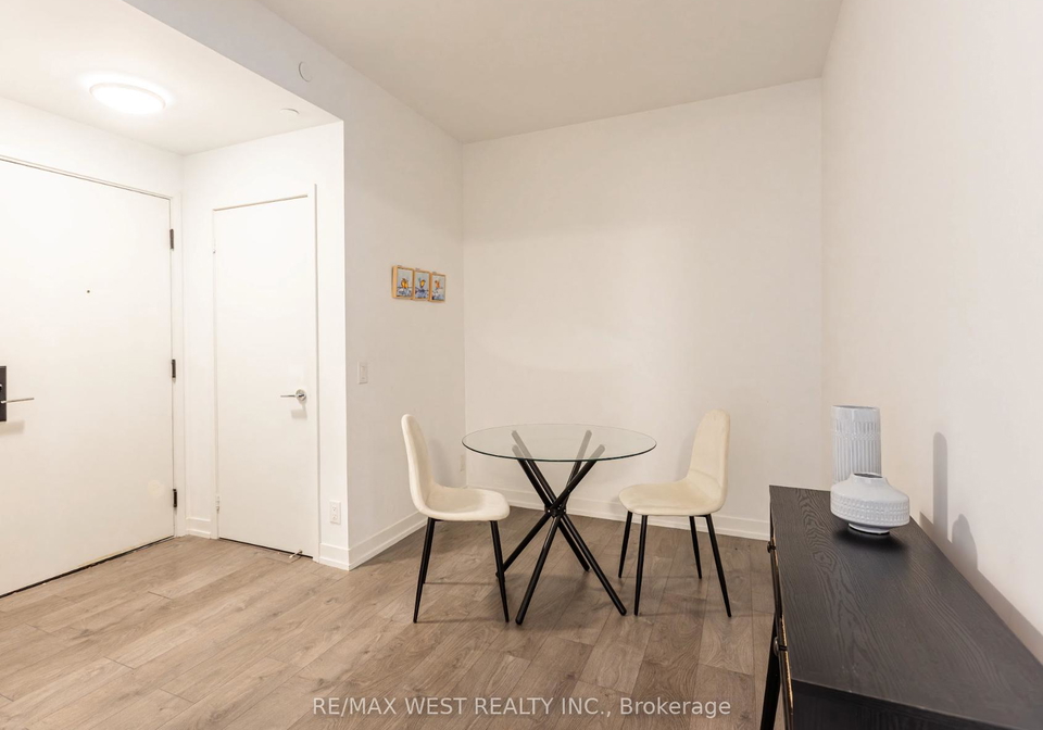 270-dufferin-street-toronto-ontario-w13097434