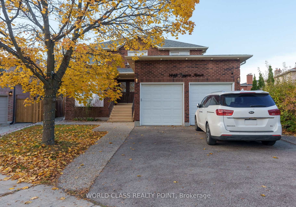 1448-mayors-manor-oakville-ontario-w13097576