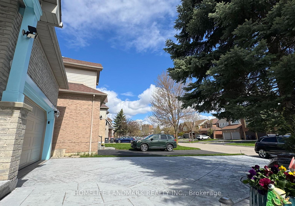 5812-dalebrook-crescent-mississauga-ontario-w13097702