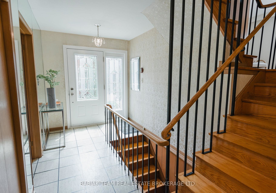 7-innisfree-court-toronto-ontario-w13098212