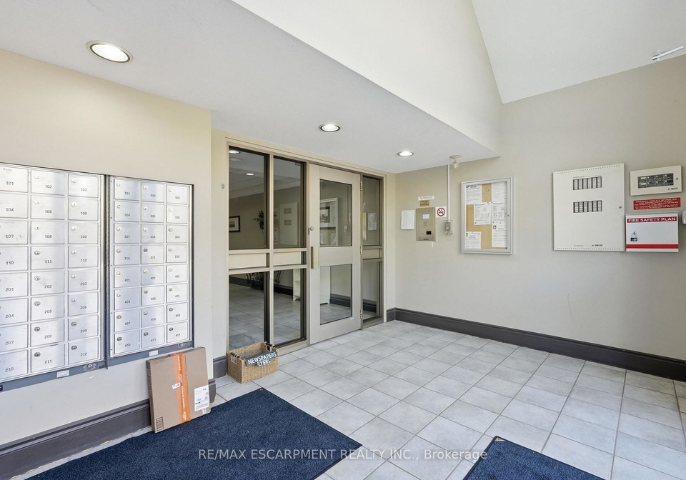 4006-kilmer-drive-burlington-ontario-w13098258