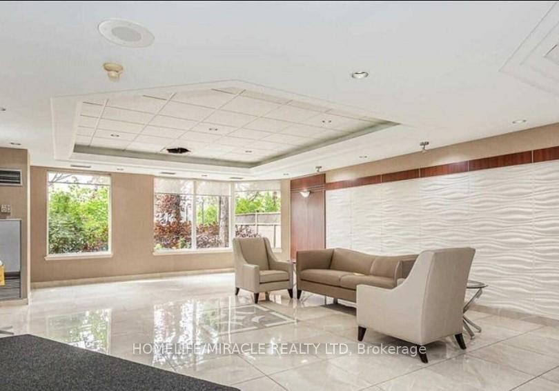 135-hillcrest-avenue-mississauga-ontario-w13099014