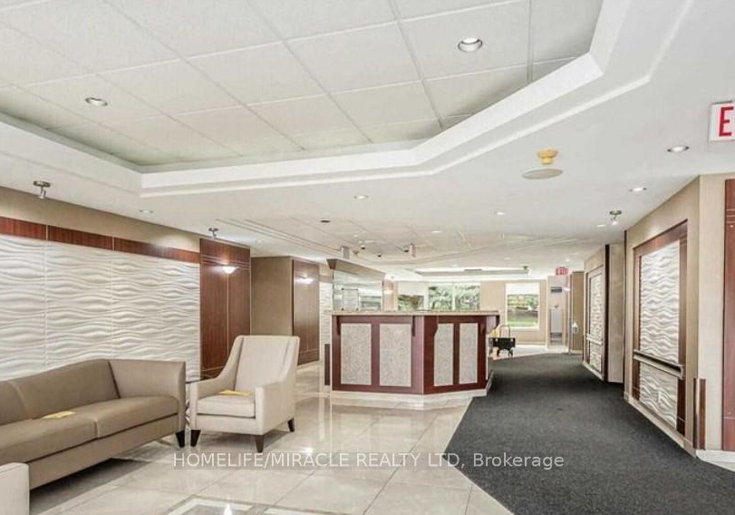 135-hillcrest-avenue-mississauga-ontario-w13099014