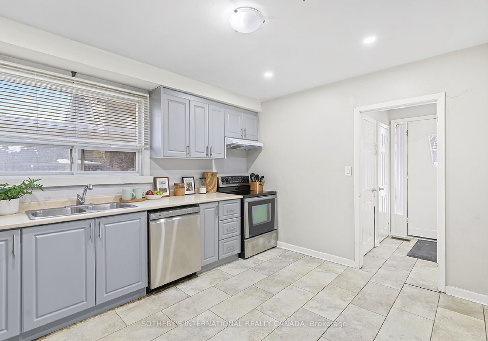 957-beechwood-avenue-mississauga-ontario-w13099088