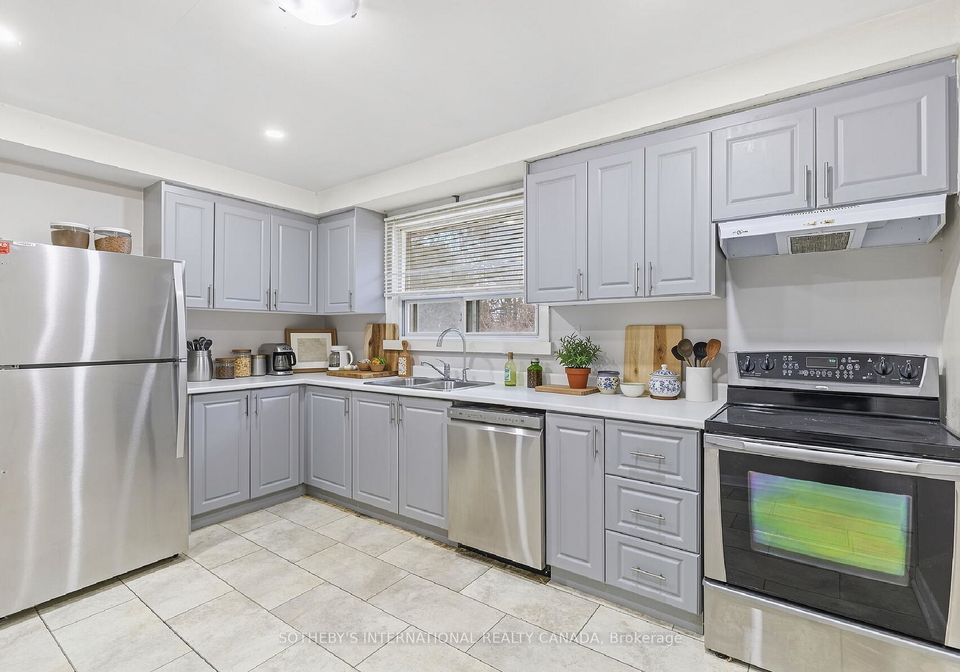 957-beechwood-avenue-mississauga-ontario-w13099088