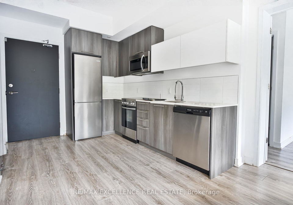 25-neighbourhood-lane-etobicoke-ontario-w13099554