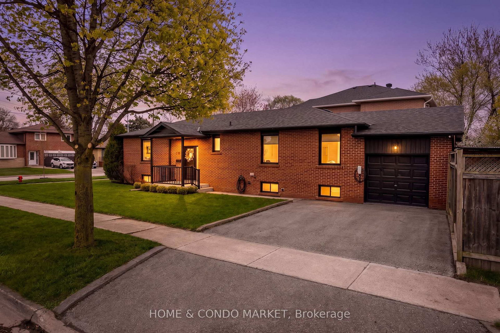 1392-northmount-avenue-mississauga-ontario-w13099568