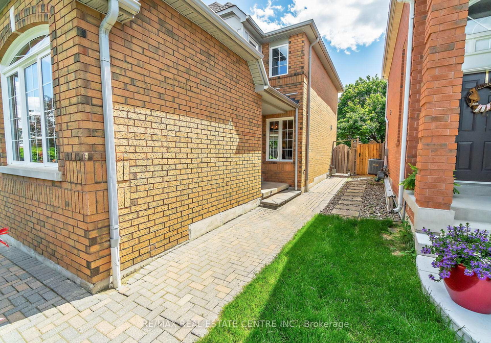 7-curry-crescent-halton-hills-ontario-w13099600