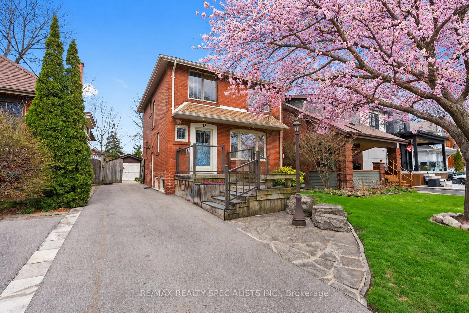 18-dartmouth-crescent-etobicoke-ontario-w13100048