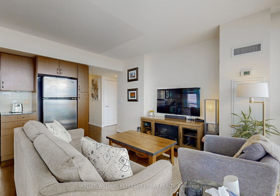 15-legion-road-etobicoke-ontario-w13100088