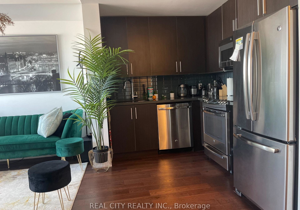 2212-lakeshore-boulevard-w-etobicoke-ontario-w13100414