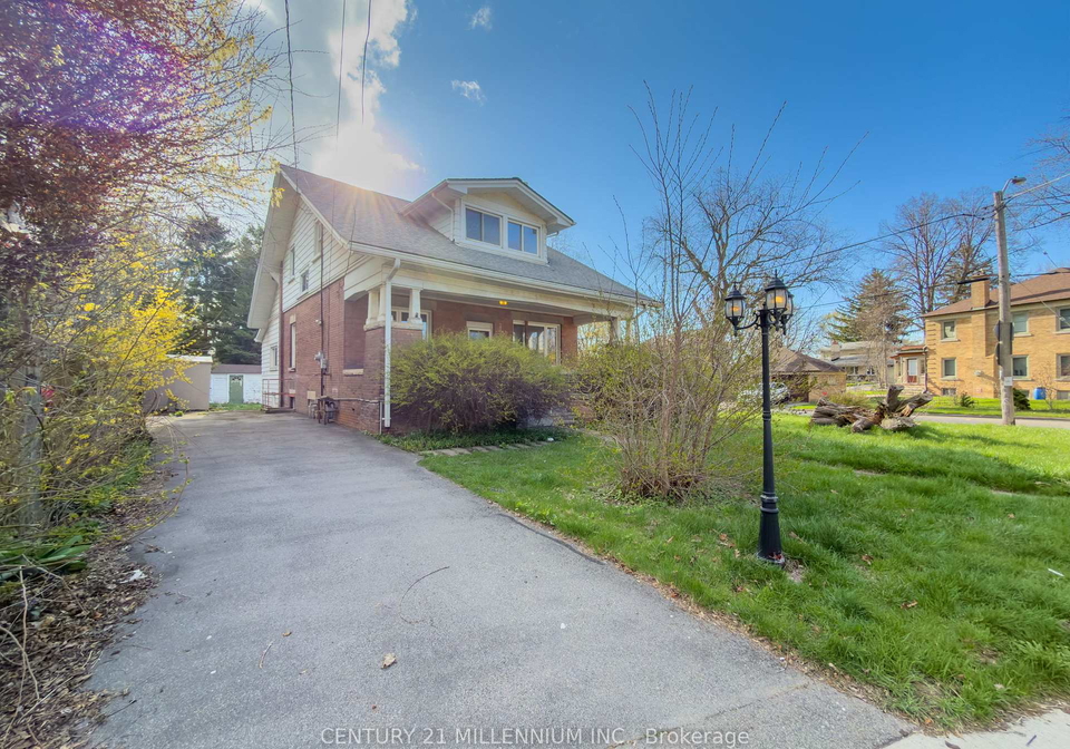 2585-lake-shore-boulevard-w-etobicoke-ontario-w13100540