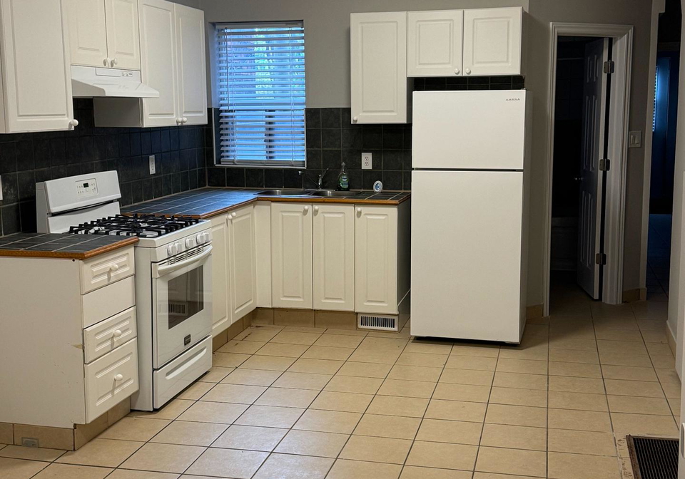 1136-dufferin-street-toronto-ontario-w13101088