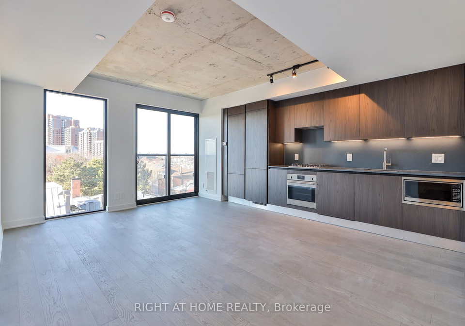 2720-dundas-street-w-toronto-ontario-w13101264