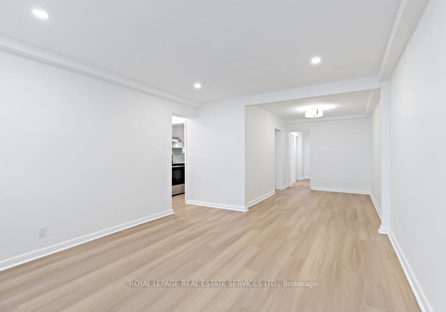 315a-indian-grove-toronto-ontario-w13101370