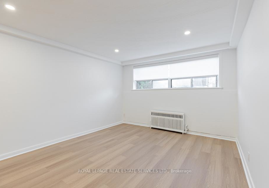 315a-indian-grove-toronto-ontario-w13101370