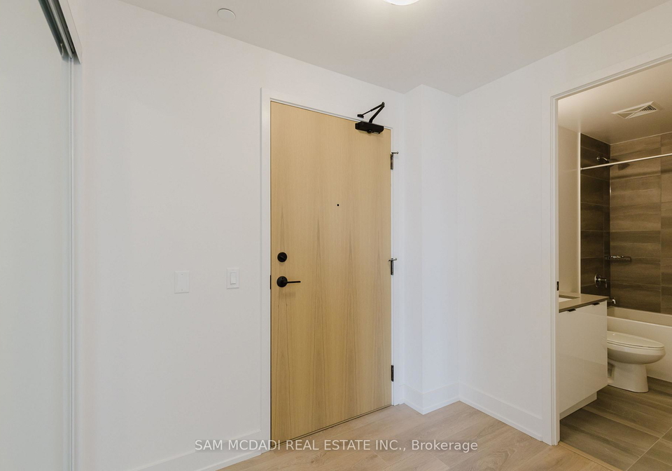 202-burnhamthorpe-road-e-mississauga-ontario-w13101538
